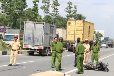 Tai nạn giao thông nghiêm trọng ngày 17/10: Mẹ chồng gào khóc bên thi thể con dâu