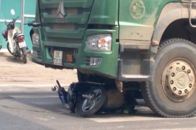 Tai nạn giao thông ngày 21/10: Xe 'hổ vồ' kéo lê nam thanh niên tử vong