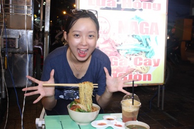 Món mì bay 'làm mưa làm gió' ở Singapore vừa cập bến Sài Gòn