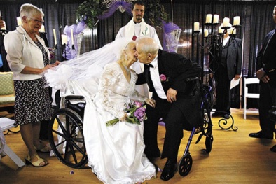 Những bức ảnh chứng minh 'tình yêu không tuổi' khiến bạn tan chảy