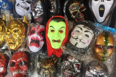 Đồ chơi Halloween: Hàng Việt hiếm có, khó tìm