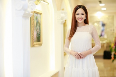 Mai Phương Thúy đáp trả dư luận sau sự cố vòng eo ngấn mỡ