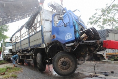 Tai nạn kinh hoàng giữa 3 xe tải ở Huế, 4 người thương vong