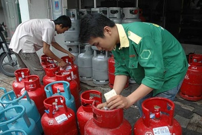 Giá gas tăng ‘sốc’ gần 20.000 đồng/bình 12kg