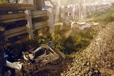 Tai nạn tàu hỏa nghiêm trọng ở Thanh Trì, 2 người tử vong