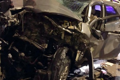 Tai nạn giao thông ngày 4/11: Xe máy đấu đầu xe tải, 1 người chết, 2 người nguy kịch