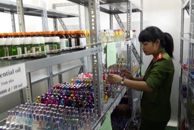  Tin cảnh báo nổi bật nhất ngày 6/11: Dùng hóa chất hết hạn sản xuất nước hoa