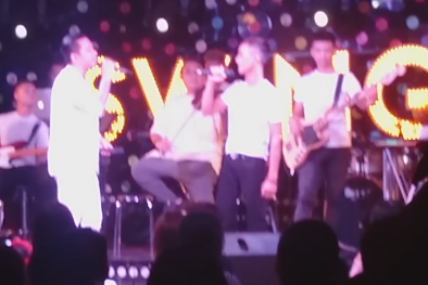 Đạt cỏ song ca với Tuấn Hưng cực hay