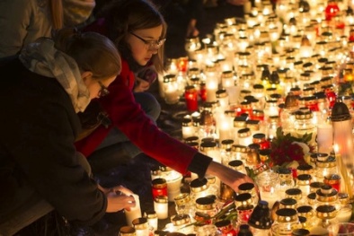 Pháp tưởng niệm các nạn nhân vụ khủng bố Paris 1 năm trước
