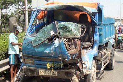 Tai nạn giao thông mới nhất ngày 16/11: Xe khách đâm nhau với xe 7 chỗ làm 1 người tử vong