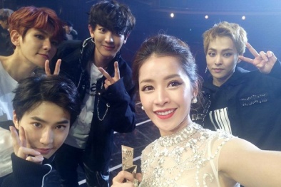Chi Pu 'selfie' với EXO khiến fan ghen tỵ 