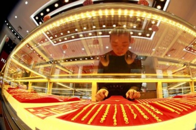 Giá vàng hôm nay 18/11: Vàng lao dốc, nhà đầu tư tháo chạy