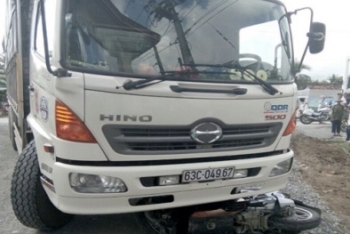 Tai nạn giao thông mới nhất ngày 18/11: 2 bà cháu bị xe máy tông trực diện, bé trai văng xa 5m