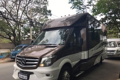 Cận cảnh ngôi nhà di động Mercedes-Benz 'hàng hiếm' về Việt Nam
