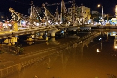 Chìm sà lan trên sông Maspéro: Hoàn thành trục vớt trong ngày 25/11