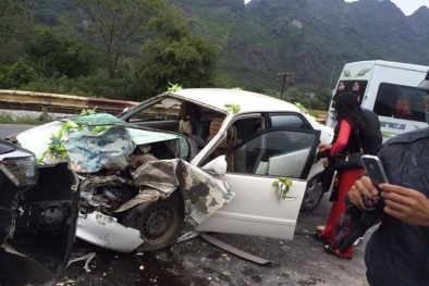 Xe rước dâu gặp tai nạn kinh hoàng, cô dâu chú rể nguy kịch