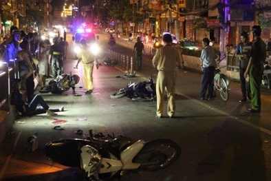 Tai nạn giao thông nghiêm trọng nhất ngày 27/11: Xe máy vỡ nát, đôi nam nữ thương vong