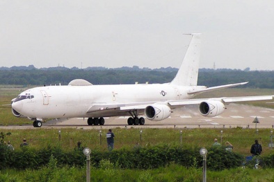 Máy bay bí ẩn của Mỹ E-6B Mercury bất ngờ lộ diện