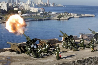 Cuba bắn 21 phát đại bác lúc hoàng hôn tiễn biệt lãnh tụ Fidel Castro