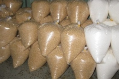 Cảnh giác với đường cát không rõ nguồn gốc được bày bán tràn lan ở chợ