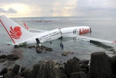 Máy bay mất tích ở phía Tây Indonesia chở 16 người