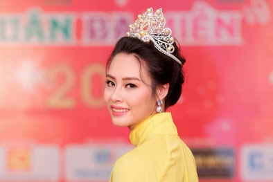 Hoa hậu Biển Thùy Trang rạng rỡ với áo dài truyền thống