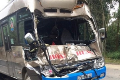 Tai nạn giao thông nghiêm trọng ngày 5/12: Ô tô đám cưới đâm xe tải, 11 người nhập viện