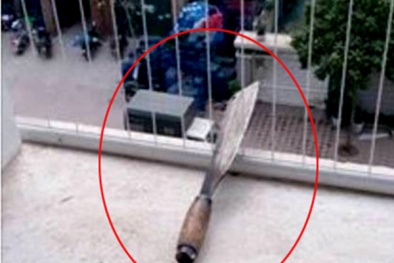 Vụ dao phay 'bay' vào lô gia chung cư HN: Ban quản lý đổ lỗi cho dân