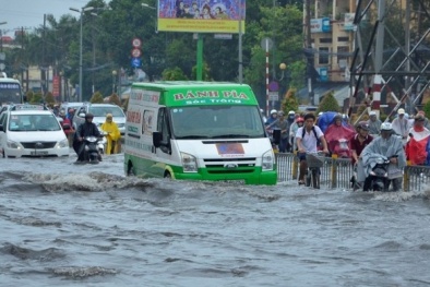 Xuất hiện áp thấp nhiệt đới trên biển Đông, mưa lớn ở Nam Bộ
