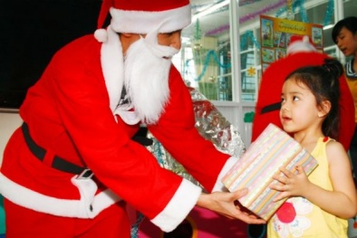Giáng sinh 2016: Dịch vụ ‘ông già Noel tặng quà’ kiếm bội tiền