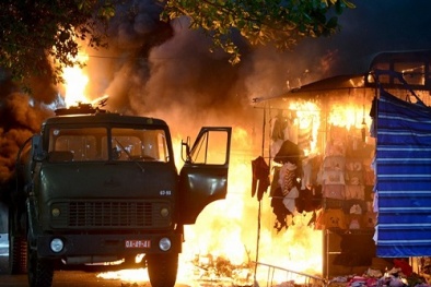 Cận cảnh hiện trường vụ cháy nổ tại một cây xăng ở TP. Hồ Chí Minh