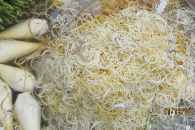 Tin tức cảnh báo nổi bật: Bắp chuối tẩy trắng bằng hóa chất, nội tạng thối bốc mùi 