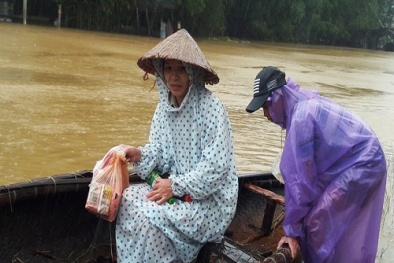 Lũ lụt, miền Trung cầu cứu hơn 1000 tỷ đồng cứu trợ