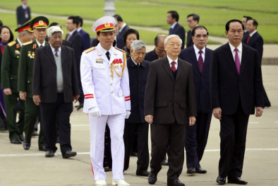 Kỷ niệm 70 năm ngày Toàn quốc kháng chiến, lãnh Đảng và Nhà nước vào lăng viếng Chủ tịch Hồ Chí Minh
