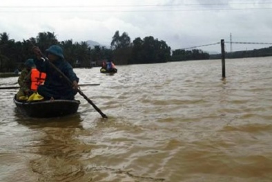 Lũ lụt miền Trung: Số người chết do mưa lũ tăng vọt