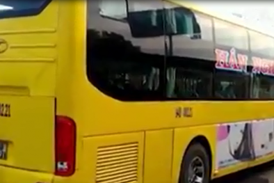 Clip: Bắt quả tang hàng tạ giò, nội tạng lợn hôi thối đang trên đường ra chợ Tết