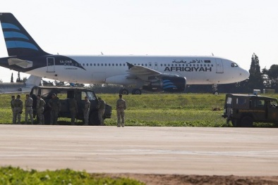 Máy bay chở 118 người của Lybia bị không tặc khống chế tại Malta