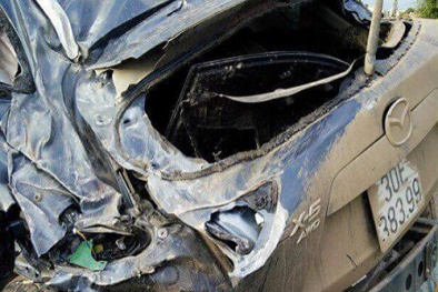 Tai nạn giao thông ngày 27/12: Ô tô lộn nhiều vòng biến dạng, 4 người thương vong