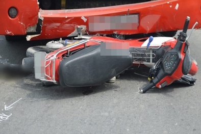 Tai nạn giao thông ngày 28/12: Hai bà cháu bị xe tải đâm tử vong tại chỗ