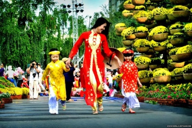 3 ngày Tết 2017: Chuyên gia mách bạn mặc màu gì hợp phong thủy để may mắn cả năm?