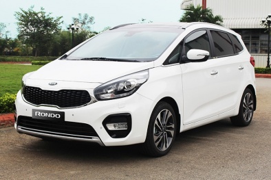 Kia Rondo 2017 giá 654 triệu vừa xuất hiện tại Việt Nam có gì hot?