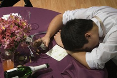 Cảnh báo tình trạng ngộ độc rượu tăng nhanh trong dịp tết