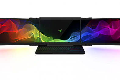 Laptop độc, dị với 3 màn hình của Razer