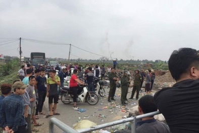 Hà Nội: Người dân kéo nhau đi phản đối đốt rác gây ô nhiễm môi trường
