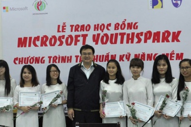 Trao học bổng cho 80 nữ sinh ngành công nghệ thông tin xuất sắc 