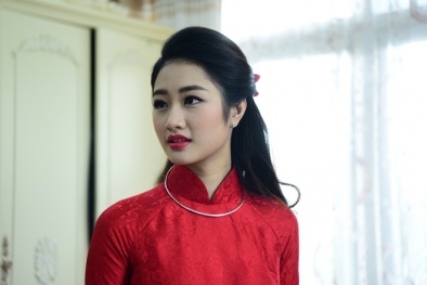Hoa hậu Trần Thu Ngân xinh tươi trong lễ ăn hỏi