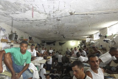 Cận cảnh cuộc sống 'địa ngục trần gian' của các tù nhân Brazil