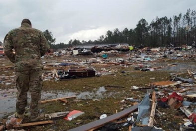 Bão lớn tàn phá Đông Nam nước Mỹ khiến nhiều người thiệt mạng