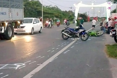 Tai nạn giao thông ngày mùng 4 Tết: Đi chơi Tết, hai thanh niên va chạm với xe khách tử vong