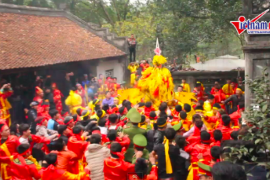 Cận cảnh cướp lộc Thánh tại lễ hội đền Gióng